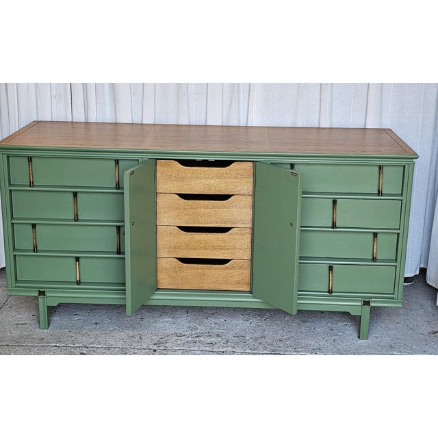 Mid-Century Modern Thomasville Green Dresser, Tamerlane Collection, Mid Century Modern, Credenza 1950's For Sale - Image 3 of 16