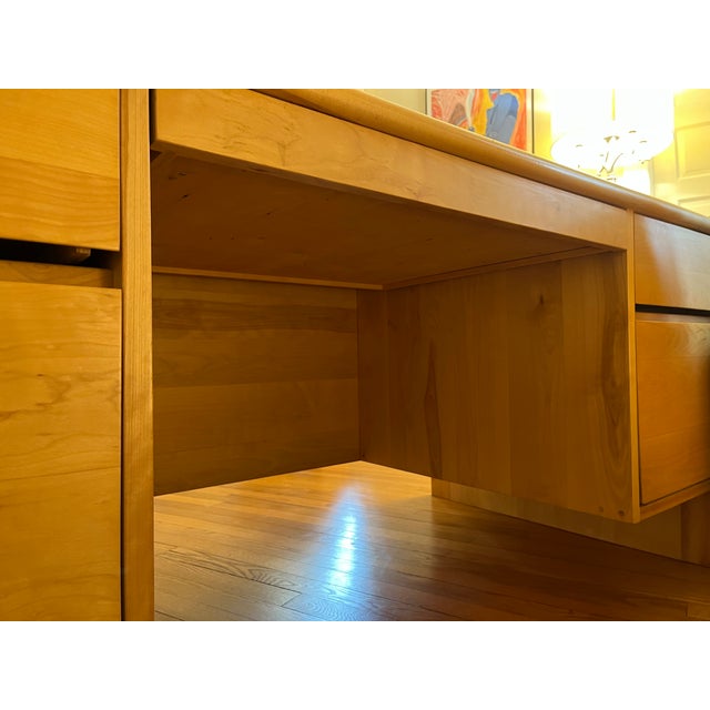 1990s Mid-Century Modern Solid Wood Pedestal Executive Desk, Five Drawers, Raised Edge For Sale - Image 5 of 18