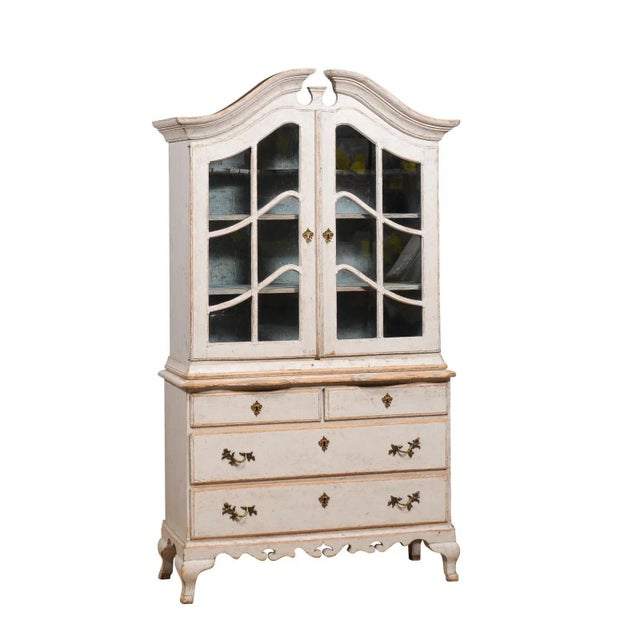 Mid 19th Century Rococo Style 1850s Swedish Light Grey Painted Bonnet Top Vitrine Cabinet For Sale - Image 5 of 12