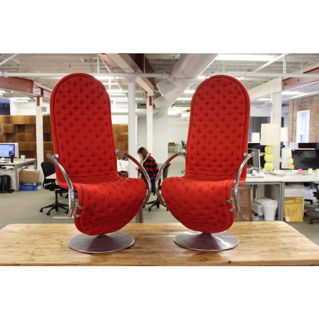 Fantastic pair of 1-2-3 System Lounge Chairs by Verner Panton in their original red upholstery. These chairs were produced...