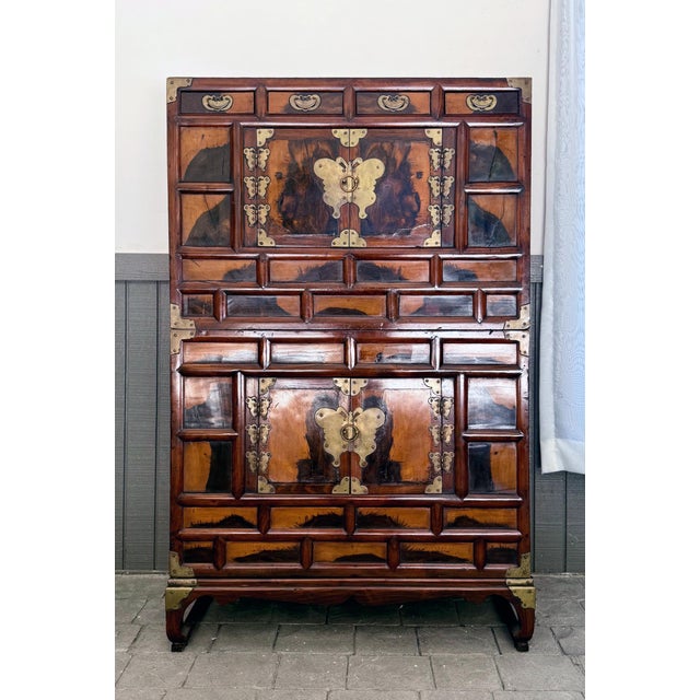 Antique Korean Two-Level Storage Chest Ich’ung Nong with Persimmon Panels For Sale - Image 15 of 18