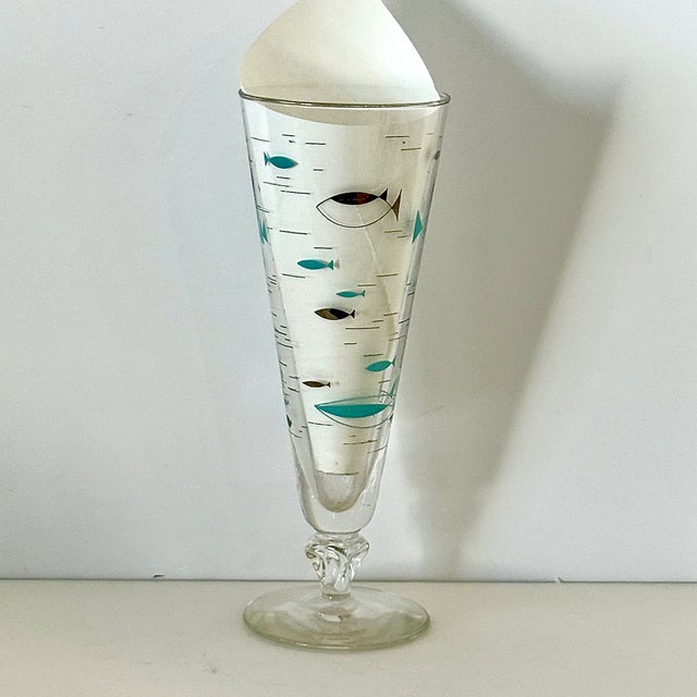 Mid-Century Modern 1960s Mid-Century Modern Atomic Fish Pilsner Beer Glasses, Libbey Glasses; Turquoise and Black W Platinum Trim; Set of 5 For Sale - Image 3 of 16