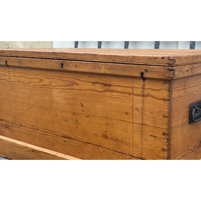 English Pine Trunk or Blanket Chest For Sale In Baltimore - Image 6 of 18