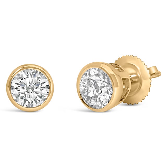 These luxurious earrings are a must-have for any woman who appreciates quality and style. Made from 14K yellow gold, they...