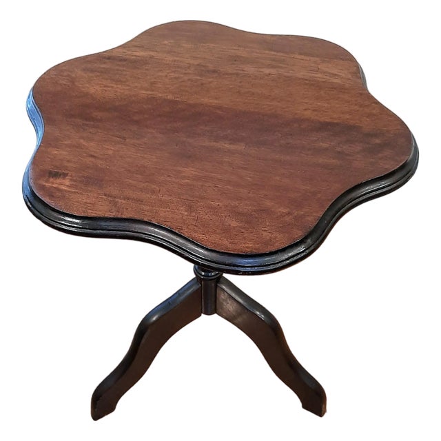 Scallop Mahogany Tilt Top Side Table Antique For Sale