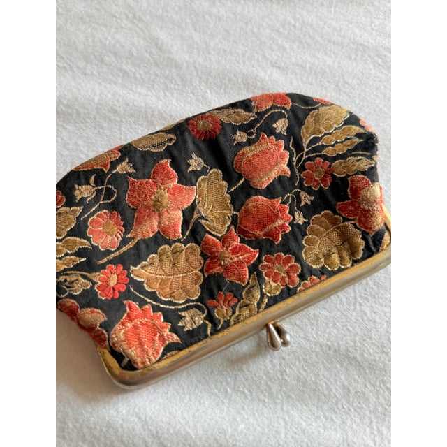1960s Vintage Mid-Century Modern Japanese Floral Brocade Kiss-Lock Coin Purse For Sale - Image 5 of 7