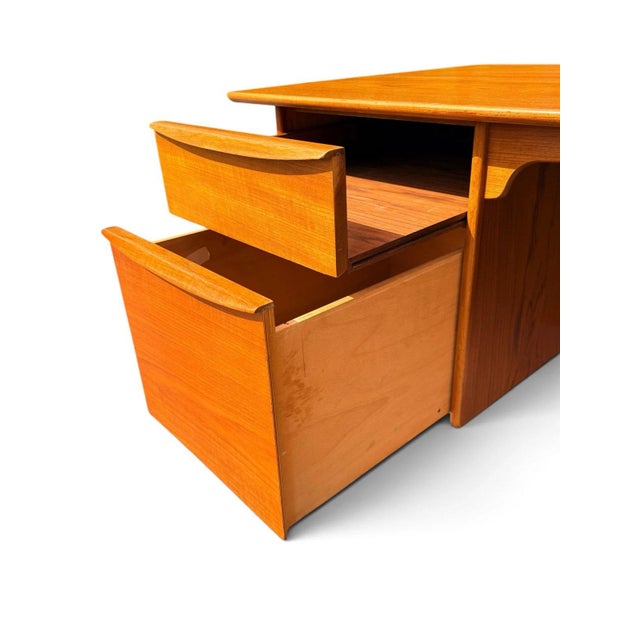 Brown Svend Aage Madsen Executive Teak Desk | Sigurd Hansens Møbelfabrik | Made in Denmark | C. 1960s For Sale - Image 8 of 15