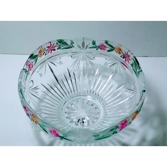 I believe this gorgeous crystal bowl was made by Oneida in the 1990s. It's called Southern Garden. This is a heavy serving...