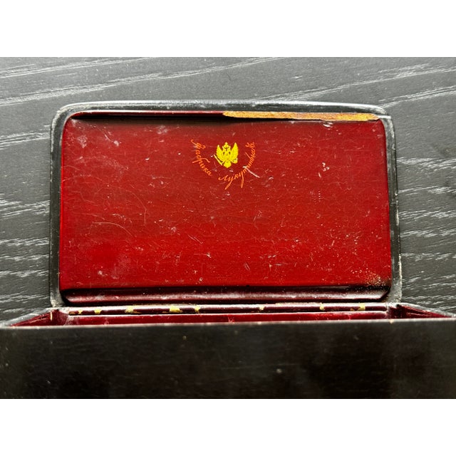 Paper Late 19th - Early 20th Century Russian Lacquered Paper Mache Snuff Box For Sale - Image 7 of 8