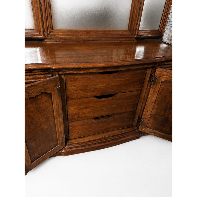 Triple dresser from Pageantry collection with detachable trifold mirror combination in excellent condition. With beautiful...