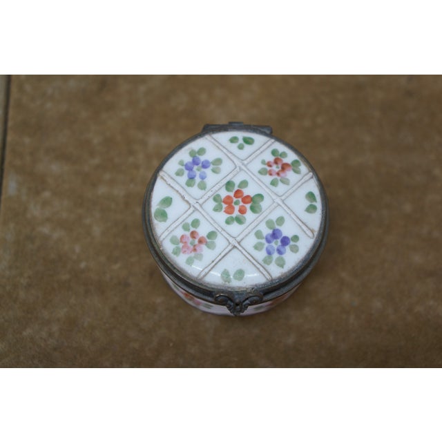 2 Antique French Limoges & 1 Chinese Cloisonne Frog Trinket Pill Snuff Boxes For Sale - Image 4 of 16