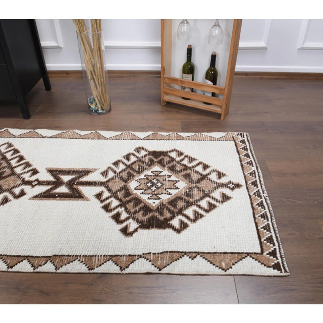 Textile Vintage Turkish Oushak Handmade Wool Cotton White Runner Rug For Sale - Image 7 of 10