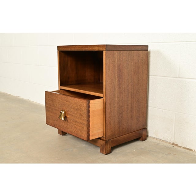 T. H. Robsjohn-Gibbings for Widdicomb Mid-Century Modern Hollywood Regency Mahogany Nightstand, 1950s For Sale In South Bend - Image 6 of 12