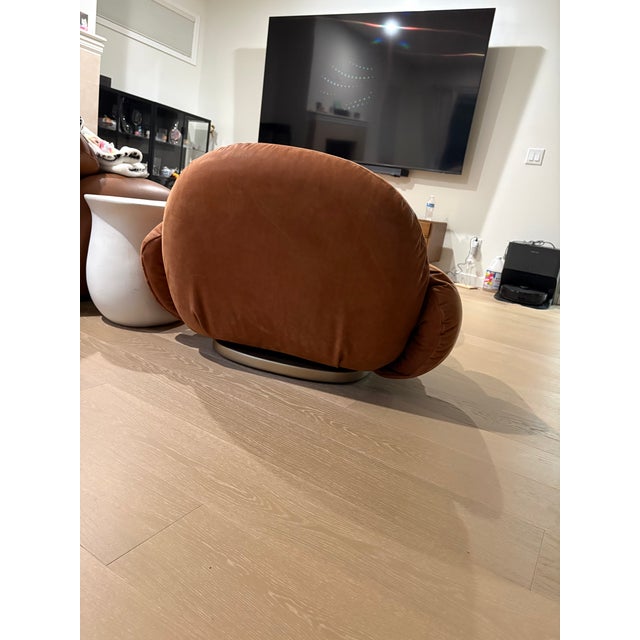 Pierre Paulin Gubi Pacha Lounge Chair (Returning Swivel Base) and Matching Ottoman in Leather For Sale - Image 4 of 16