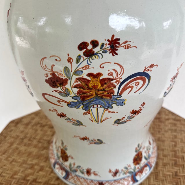 Early 20th Century Monumental Italian Hand Painted Majolica Ginger Jar For Sale In New York - Image 6 of 10