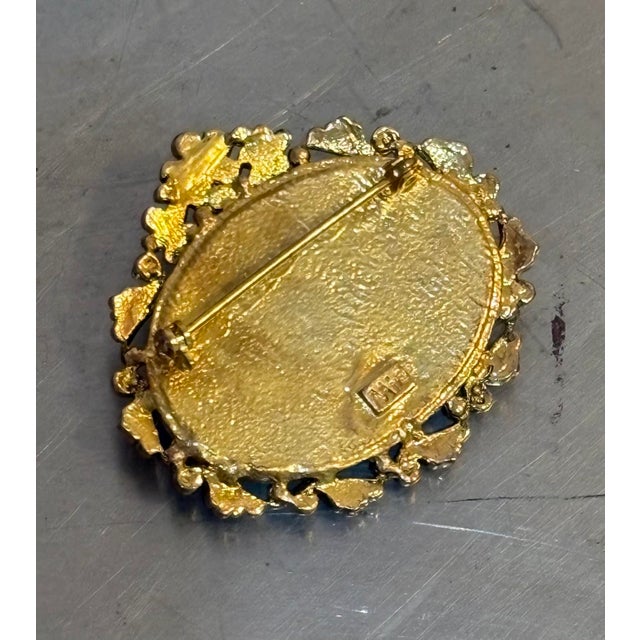 Gold Tone/Blue/White Cameo Brooch For Sale - Image 4 of 4