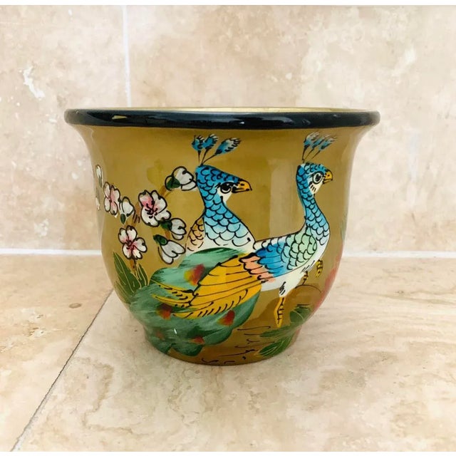 Tony Duquette Vintage Chinoiserie Ceramic Painted Cachepot With Peacocks Birds Pattern For Sale - Image 4 of 10