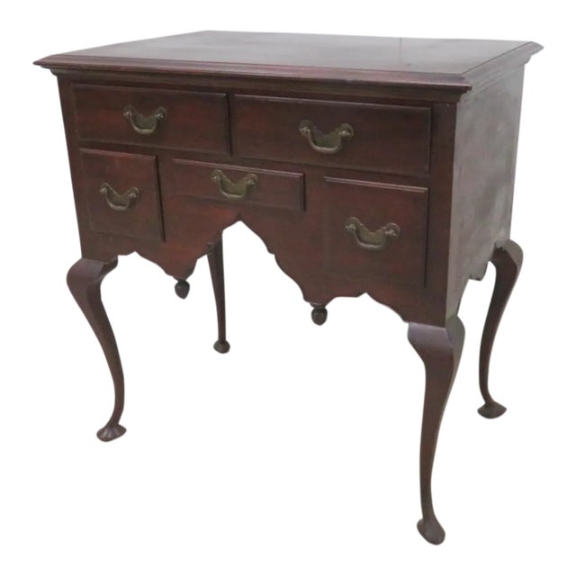 Robert T Hogg Chester County Pa Walnut Queen Anne Lowboy Dresser For Sale