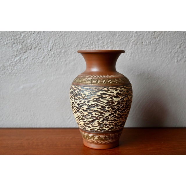 Vintage Brutalist Scarified Terracotta Vase from SP Hillscheid, 1970s For Sale - Image 4 of 8