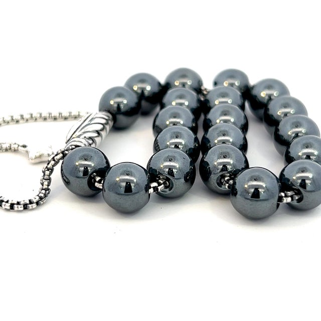 Authentic David Yurman Hematite Spiritual Beads Bracelet 6.6 - 8.5" Silver 8 mm Estate DY725 Retail: $495.00 This elegant...