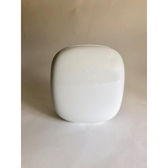 Ceramic Wolf Bauer for Rostenthal Studio Glossy White Porcelain Squared Vase For Sale - Image 7 of 7