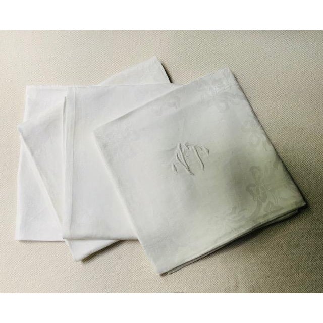 Antique French Damask Linen Napkins, Monogrammed Vt, Iris & Floral Damask, Set of 4 | C. 1900 For Sale - Image 16 of 17