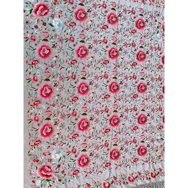 Very beautiful and decorative early 20th century silk embroidery from Manila, with a Chinese style and beautiful floral...