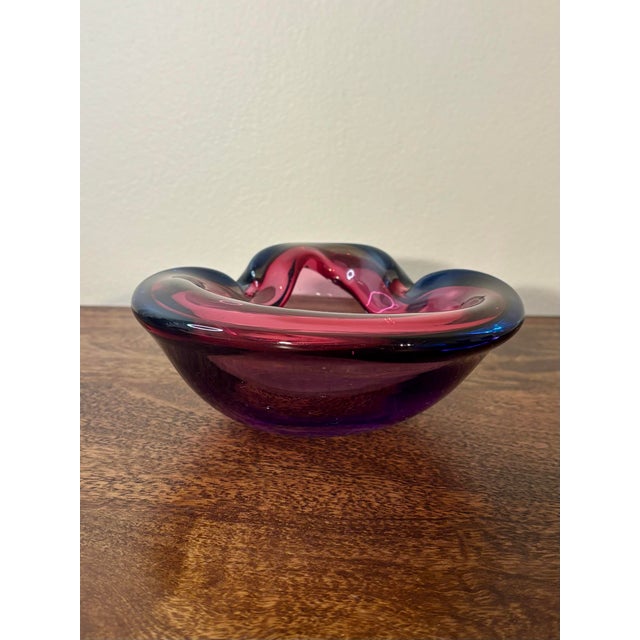 Vintage 1960s Murano Attributed Blown Glass Bowl - Raspberry Biomorphic For Sale In Miami - Image 6 of 8