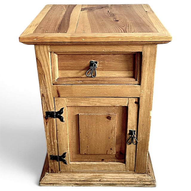 Wood Vintage Southwestern Rustic Ponderosa Pine Nightstands– A Pair For Sale - Image 7 of 14