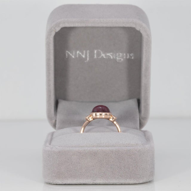 3.2ct Star Ruby Cabochon Ring With Earth-Mined Diamond Accents in Solid 14k Gold, Size 6.75 For Sale - Image 4 of 9