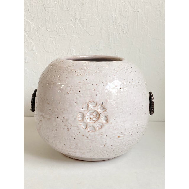Mid-Century Modern Mid Century Aldo Londi for Bitossi White Medallion Vase 1960s For Sale - Image 3 of 7
