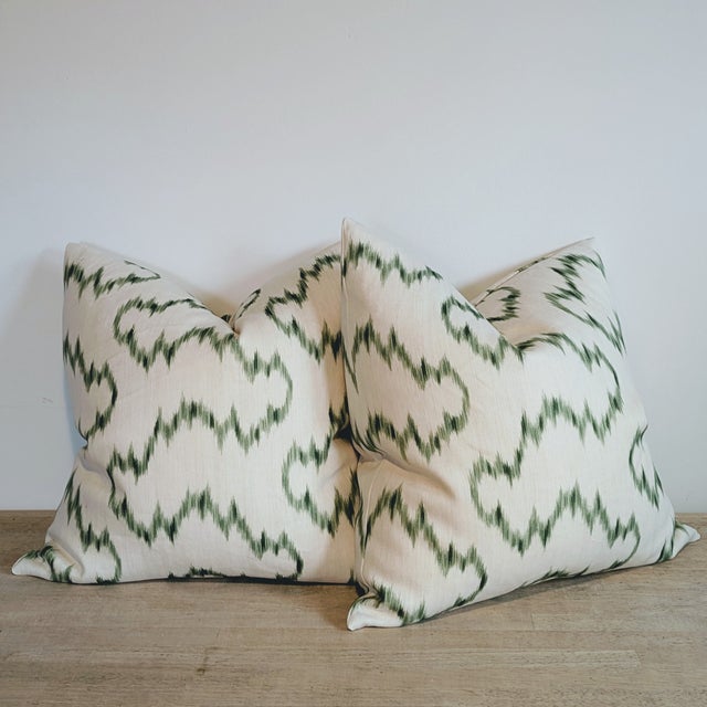 Lee Jofa Mallorcan Ikat Pillows in Leaf - Pair For Sale In Greensboro - Image 6 of 7