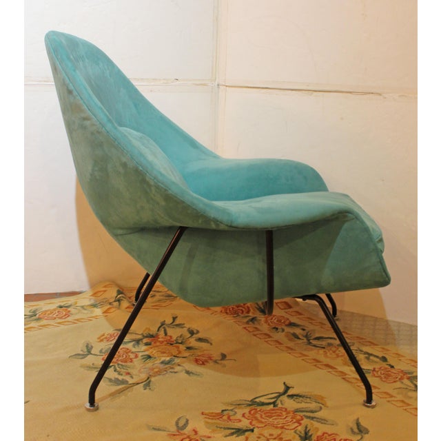 1960s Circa 1960 American Eero Saarinen Womb Chair & Ottoman For Sale - Image 5 of 6