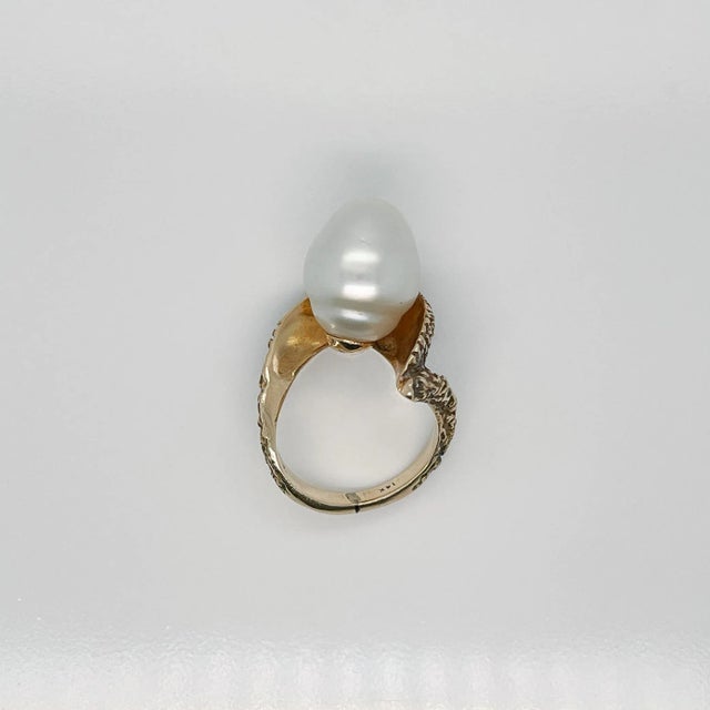 Vintage Brutalist Textured 14 Karat Yellow Gold & Baroque Pearl Cocktail Ring Size 4.5 For Sale In Philadelphia - Image 6 of 12