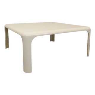 Vintage Italian Demetrio Square Coffee Table in White Lacquered Fiberglass by Vico Magistretti for Studio Artemide Milano, 1970s For Sale