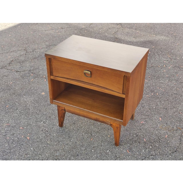 Mid-Century Modern Mid 20th Century Mid Century Modern Vintage Walnut Nightstand For Sale - Image 3 of 10