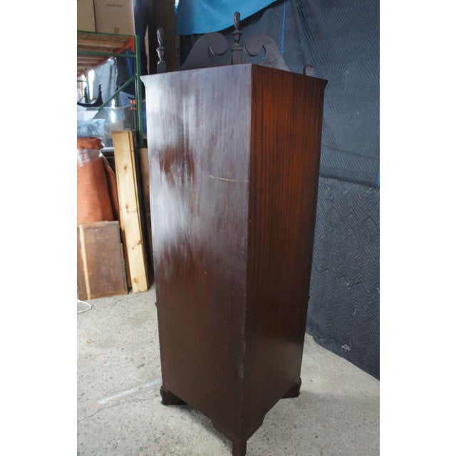 Wood 1930s W. A. Berkey American Chippendale Style Flame Mahogany Corner Cabinet For Sale - Image 7 of 12
