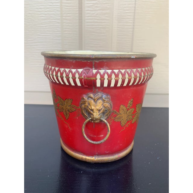 French Red & Gold Tole Cachepot With Lion Head Handles and Pierced Gallery Rim For Sale In South Bend - Image 6 of 8
