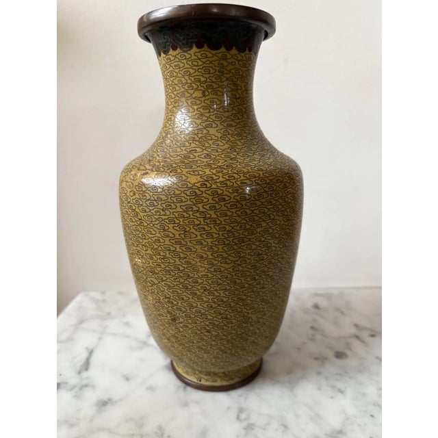 Chinoiserie Early 20th Century Antique Chinese Cloisonne Vase For Sale - Image 3 of 4