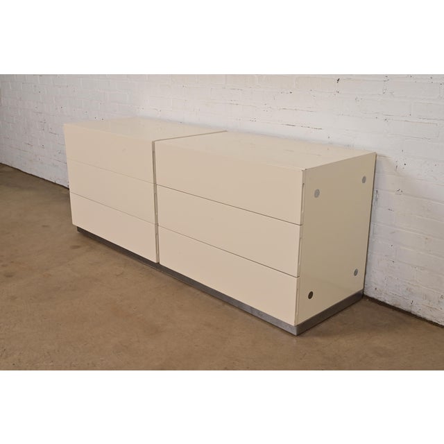 Milo Baughman for Thayer Coggin Cream Lacquer and Chrome Dresser, 1970s For Sale - Image 13 of 13