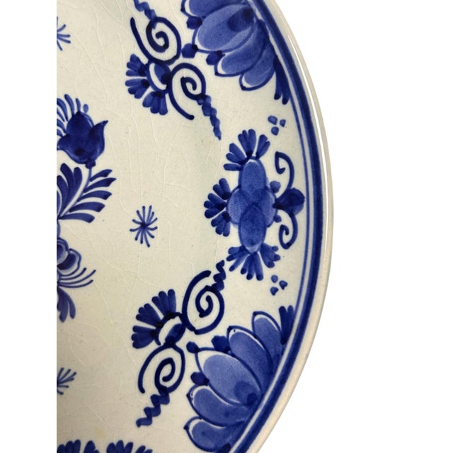 Ceramic Vintage Hand-Painted Vredesjaar Plates from Royal Delft, 1920, Set of 2 For Sale - Image 7 of 18