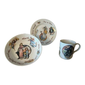 Late 20th Century Royal Worcester Vintage Peter Pan and Hook Children's Dishes Set- 3 Pieces