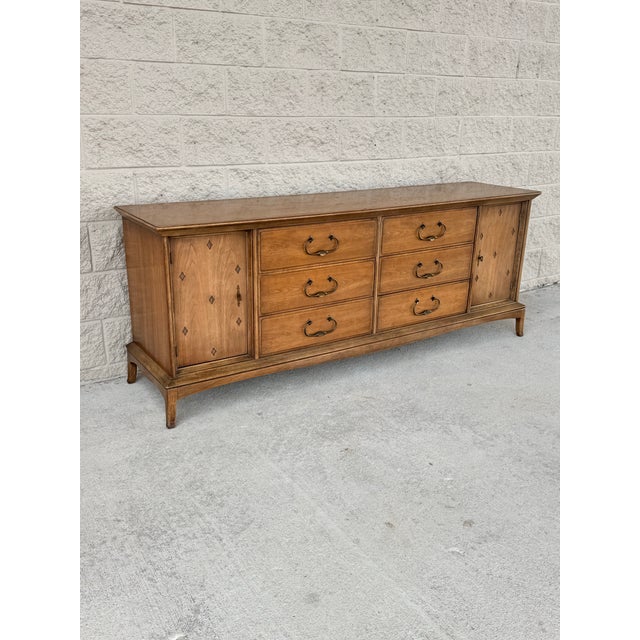 Mid Century Modern Credenza or 12-Drawer Dresser. This rarely seen piece is attributed to the Thomasville Horizon Series....