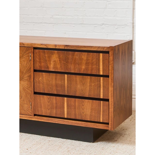 Mid 20th Century Restored Lane 1970’s Dresser For Sale - Image 5 of 12