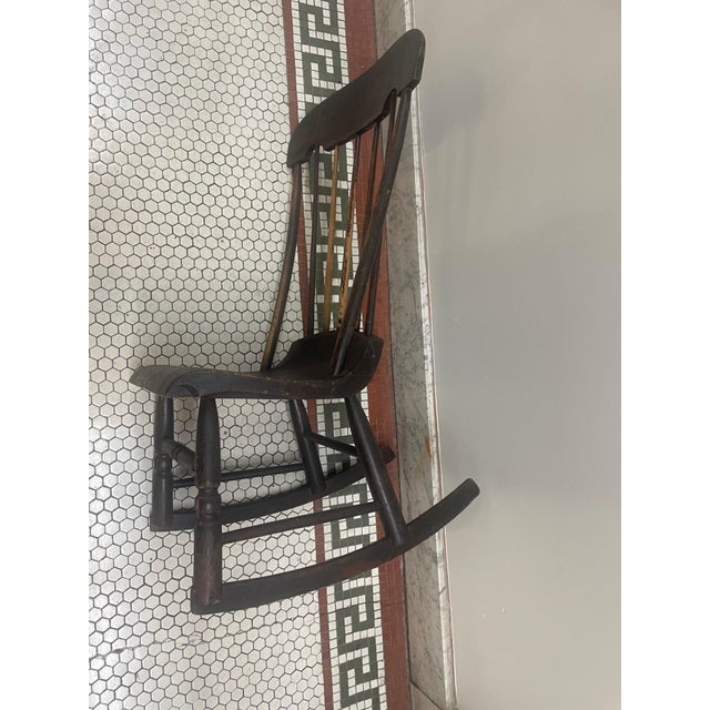 American Rare Early 19th Century American Windsor "Nursing" Rocker – Hand-Painted Folk Art For Sale - Image 3 of 10