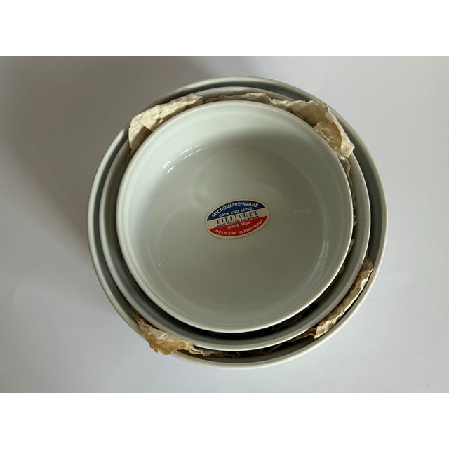 French 1990s Set of 3 French Pillivuyt Deep Pleated Porcelain Soufflé Dishes For Sale - Image 3 of 12