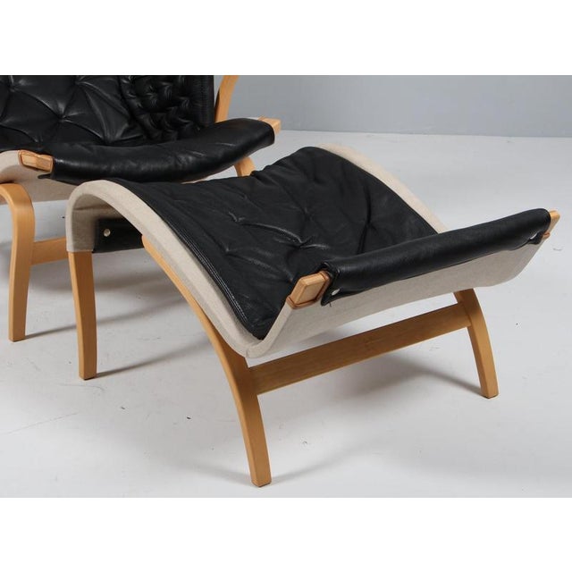 1980s Set of Pernilla Lounge Chair and Ottoman in Leather attributed to Bruno Mathsson for Dux, 1980s For Sale - Image 5 of 13