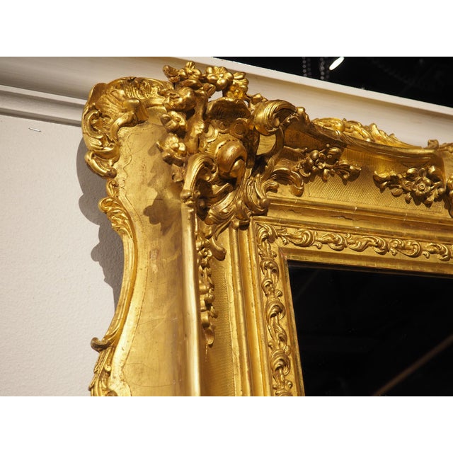Circa 1890 French Belle Époque Louis XV Style Giltwood Mirror With Crowned Crest For Sale - Image 13 of 18