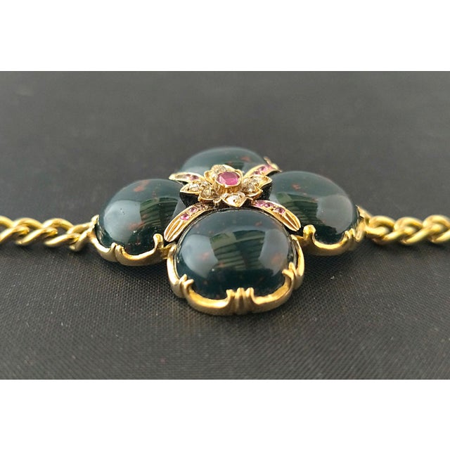 Antique Bracelet in 18k Gold and Heliotrope Jasper, 1890s For Sale - Image 3 of 6