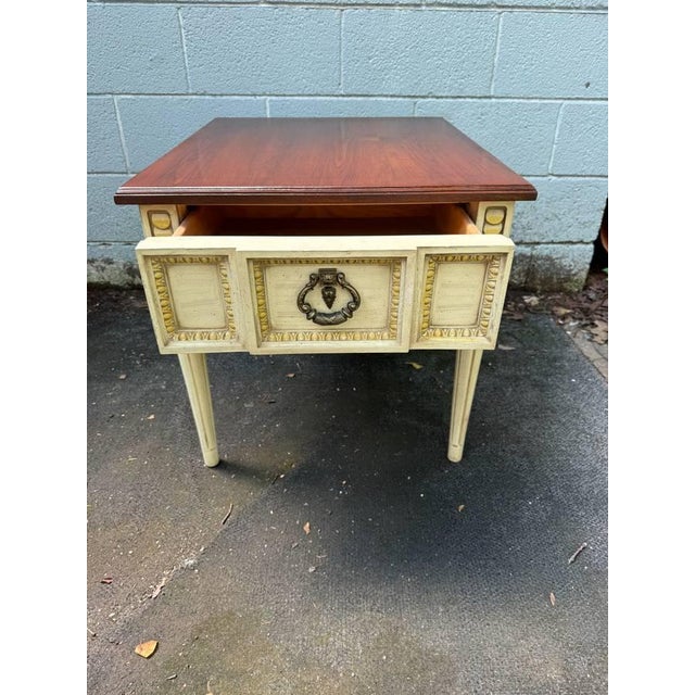 American of Martinsville Late 20th Century Pair of American Martinsville MCM Hollywood Regency Accent Nightstands Side Tables For Sale - Image 4 of 14